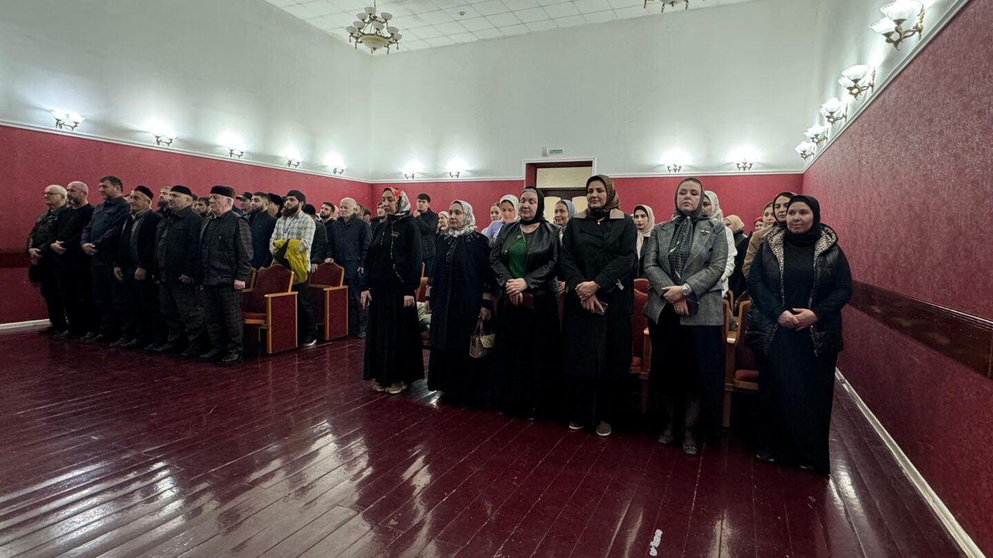 Праздничное мероприятие ко Дню народного единства «Едины мы, и в этом наша сила»
